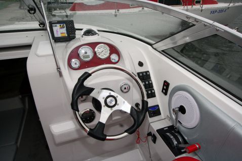 Катер COBRA 2650 Perfomance LTD Катер COBRA 2650 Perfomance LTD