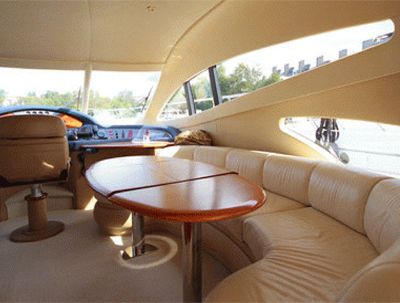 Моторная яхта AZIMUT ( гв) Моторная яхта AZIMUT ( гв)