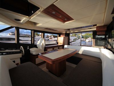 Моторная яхта  AZIMUT MAGELLANO  ( гв)