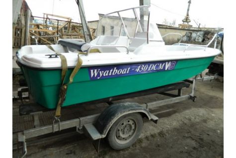 Wyatboat-DCM (стеклопластиковый тримаран)